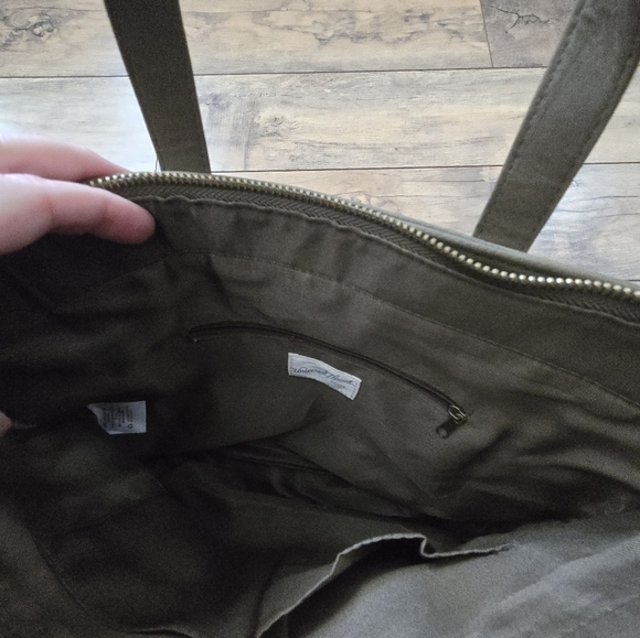 Universal Thread Goods Co Non Leather Olive Green Tote Bag with Adjustable Strap - Picture 8 of 11